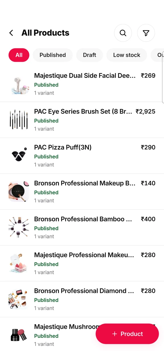 Product list in the Ooulet app with photos, prices and stock